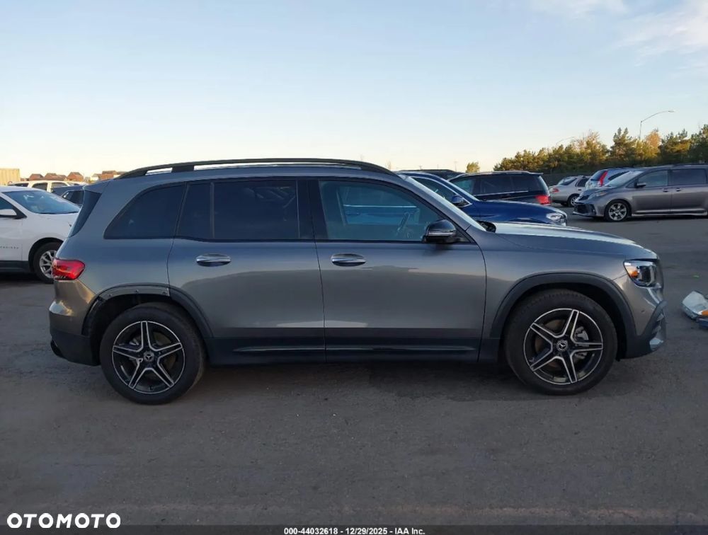 Mercedes-Benz GLB 250 4-Matic AMG Line 8G-DCT - 8