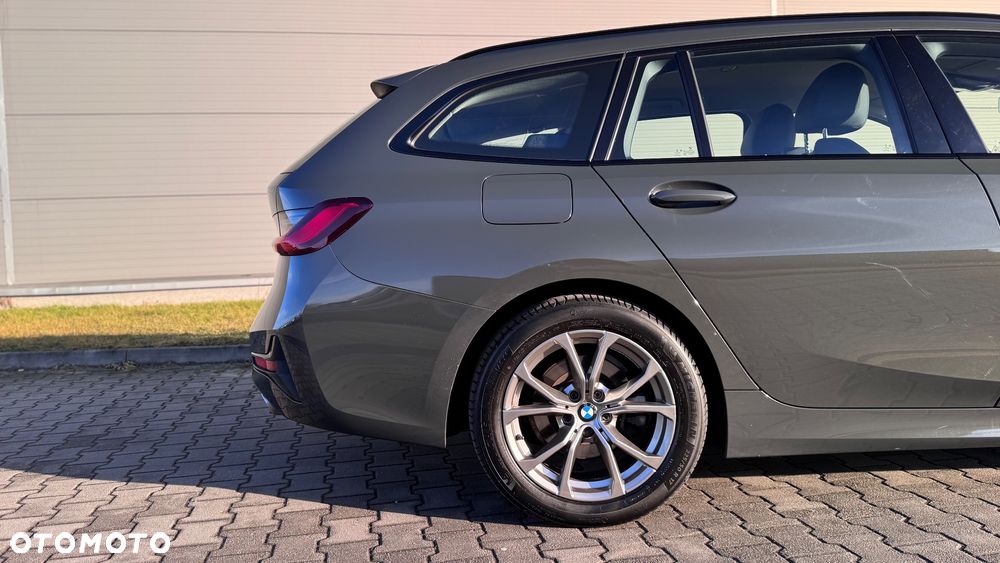 BMW Seria 3 318d Sport Line Shadow - 12