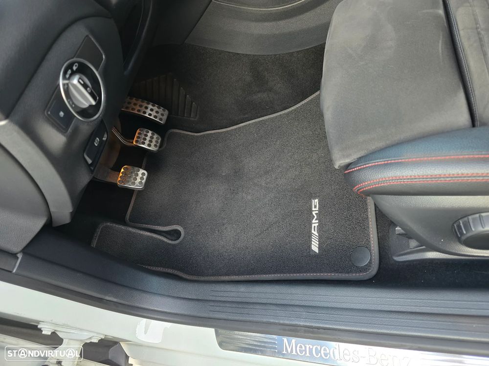 Mercedes-Benz CLA 180 - 4
