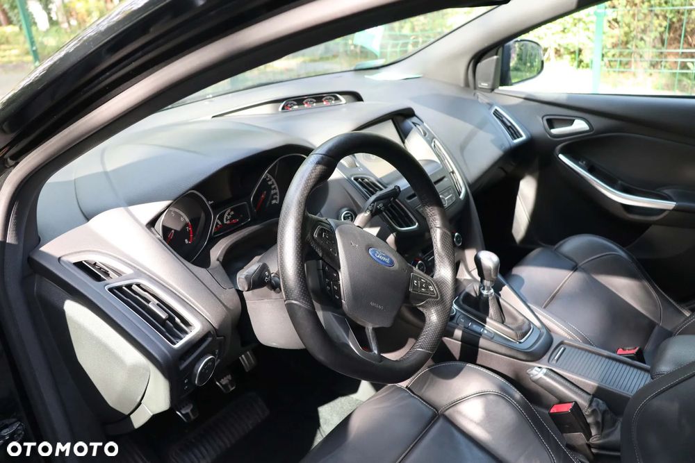 Ford Focus 2.0 EcoBoost ST-2 - 9