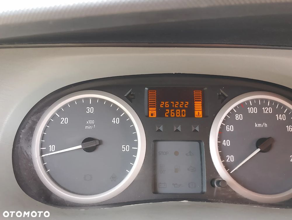 Opel Vivaro - 8