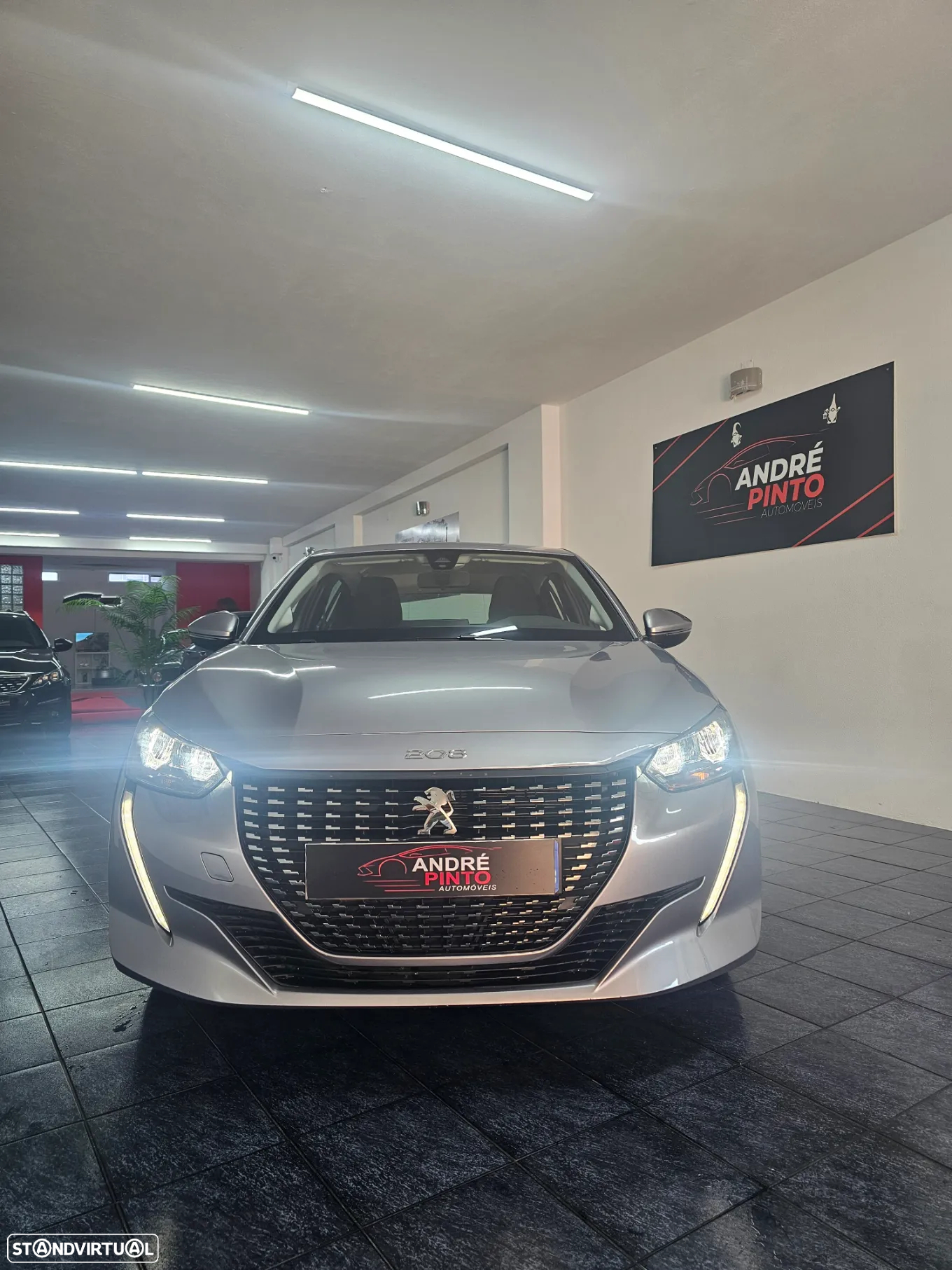Peugeot 208 1.2 PureTech SE Style - 6