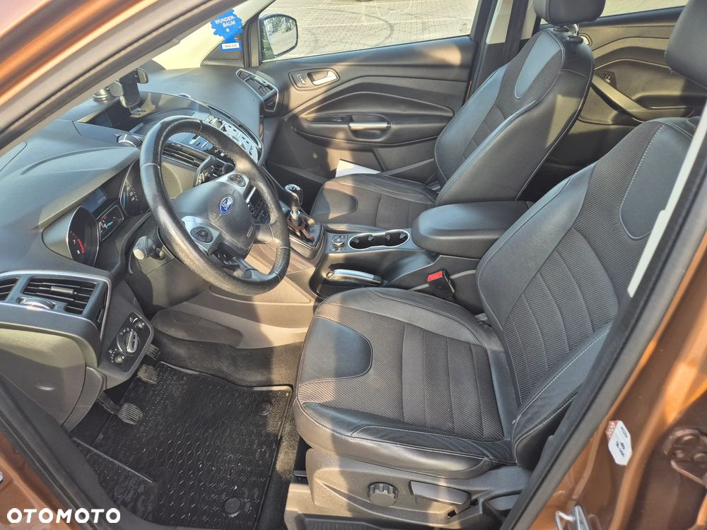 Ford Kuga 1.6 EcoBoost 2x4 Titanium - 7