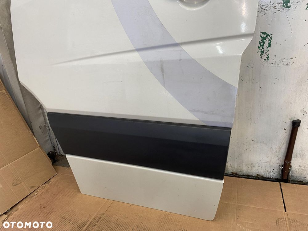 CRAFTER SPRINTER 906 06- DRZWI PRZEDNIE LEWE BIAŁE KOLOR CRAFTER bez rdzy - 2