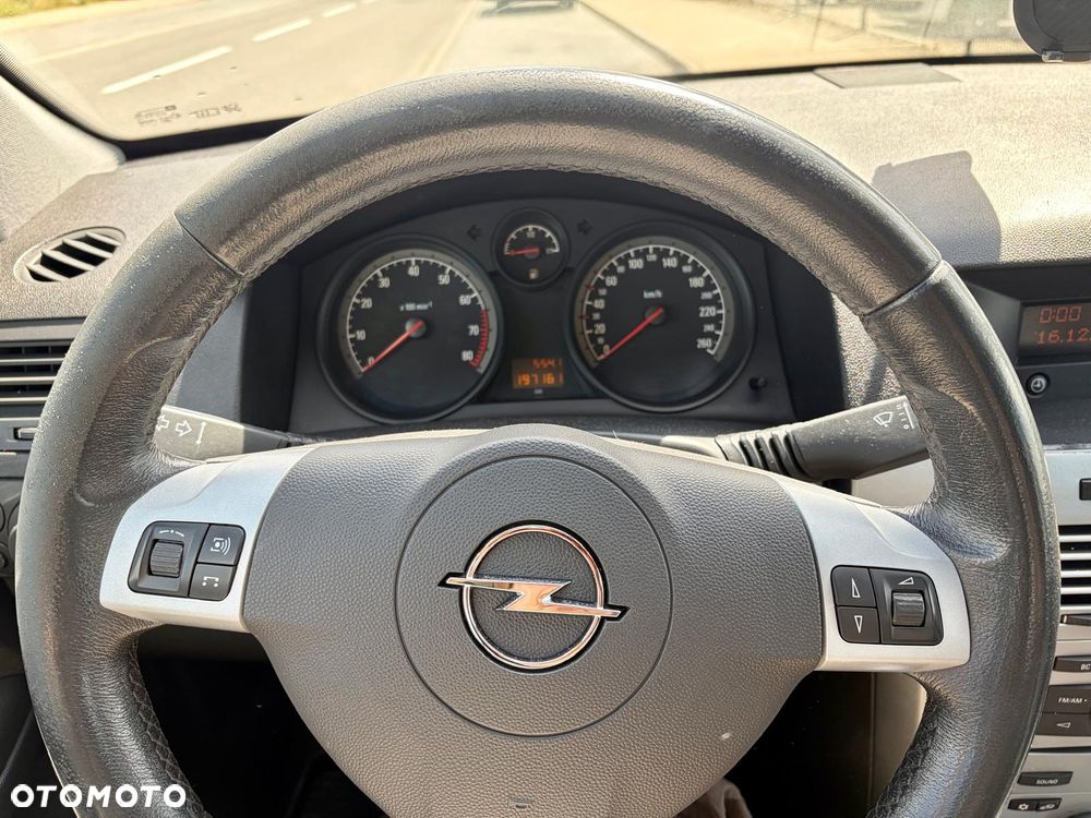 Opel Astra 1.6 Enjoy - 11