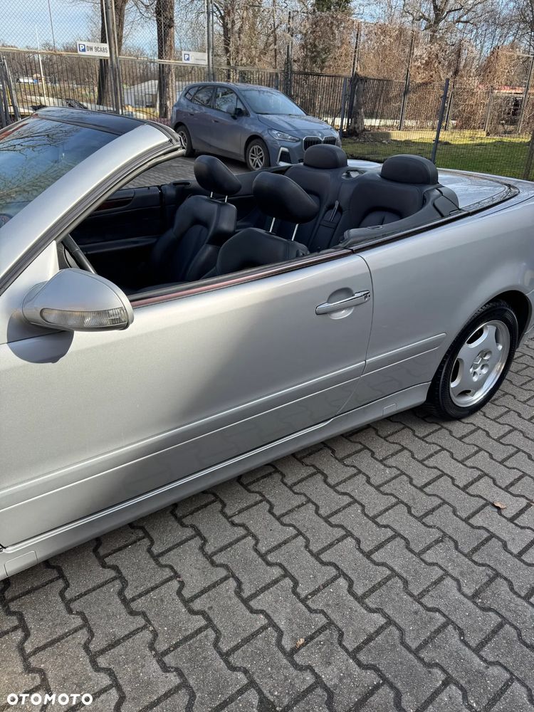 Mercedes-Benz CLK - 16