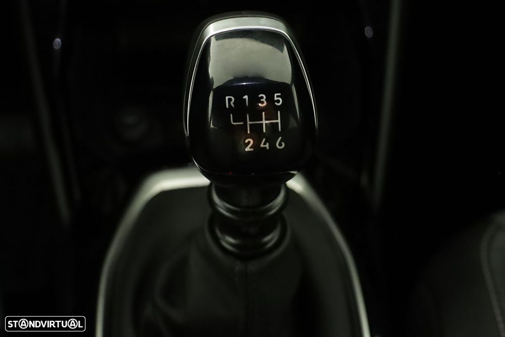 Peugeot 2008 1.2 PureTech Allure - 14