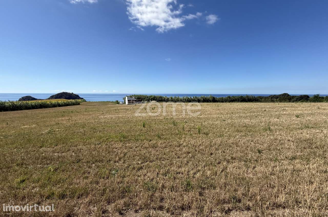 Terreno Rústico 9.740 m² com Vista Ilhéu em Vila Franca do Campo - Grande imagem: 2/19