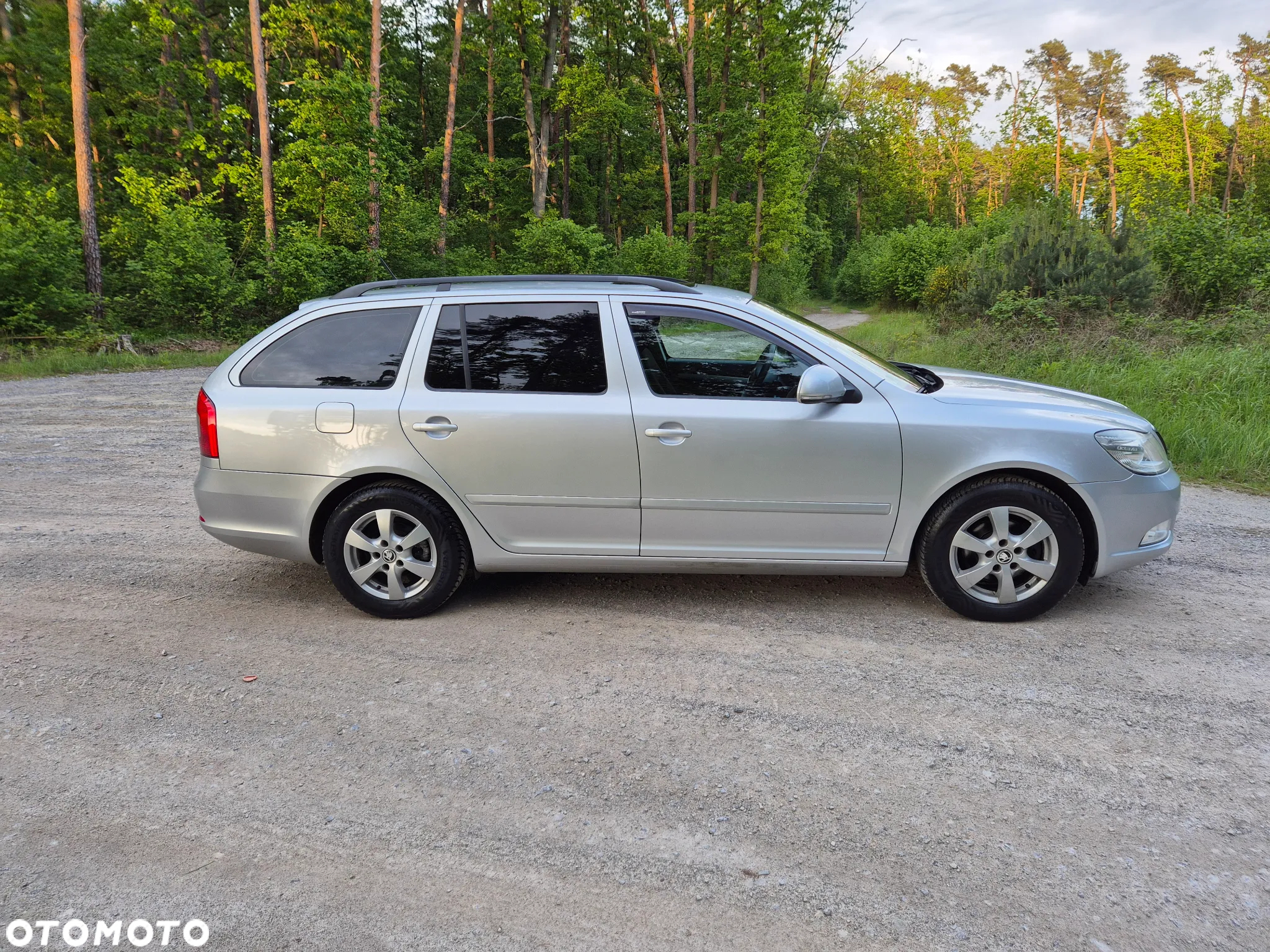 Skoda Octavia Combi 1.6 Automatik IMPULS EDITION - 11