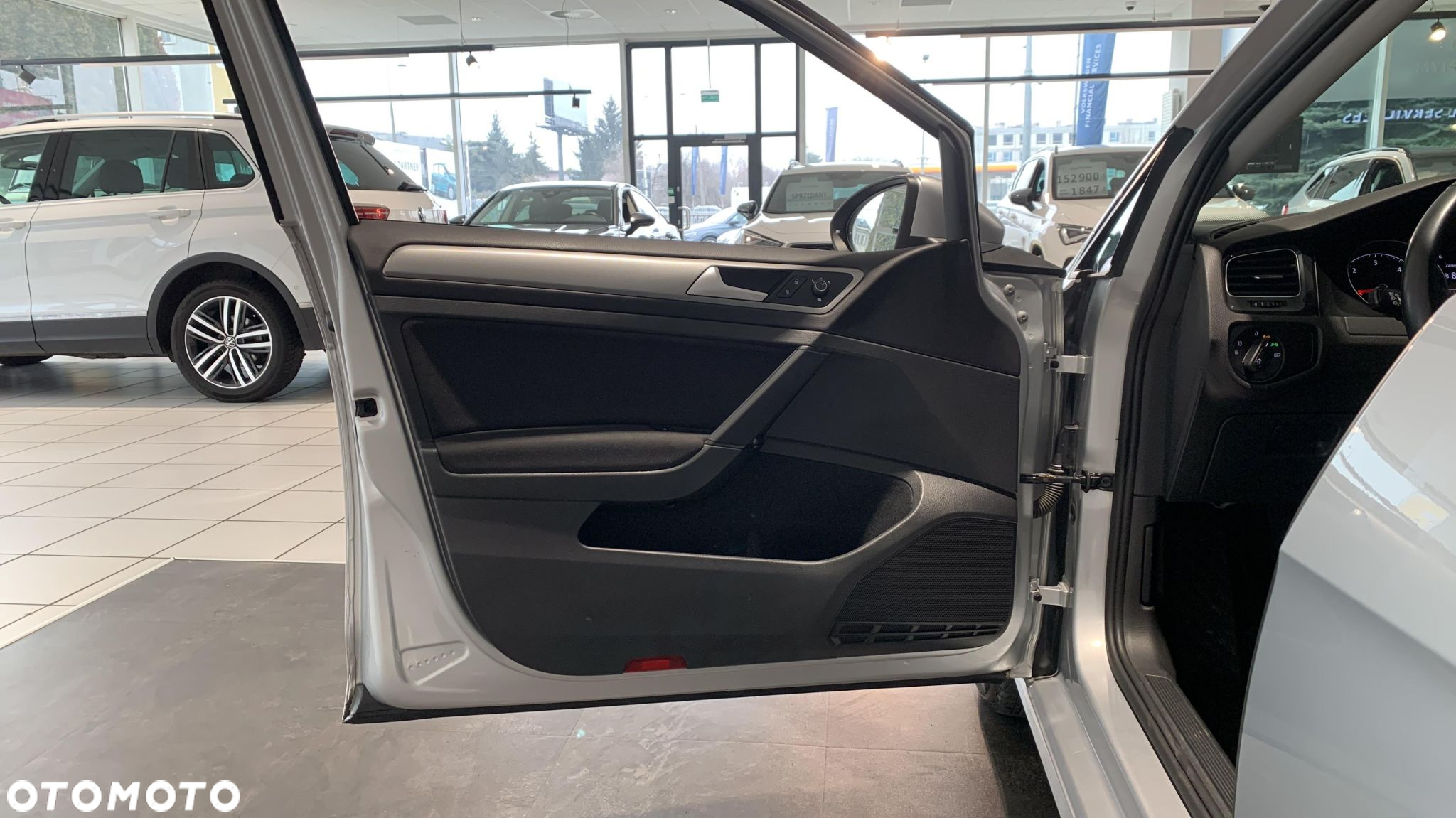 Volkswagen Golf VII 1.6 TDI BMT Trendline - 10