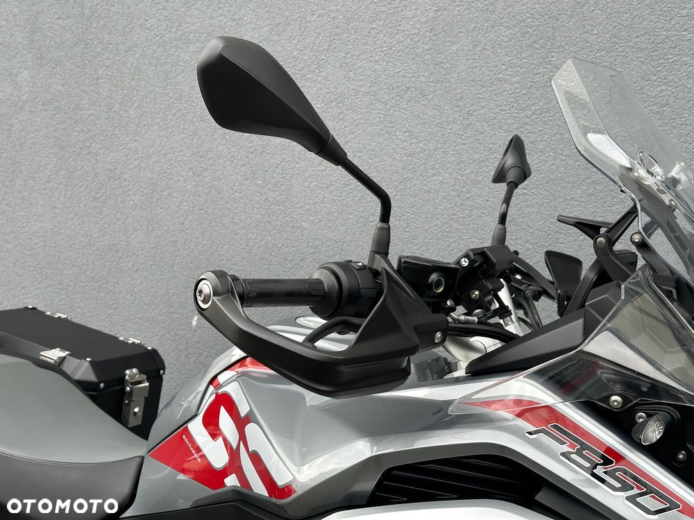 BMW F - 21