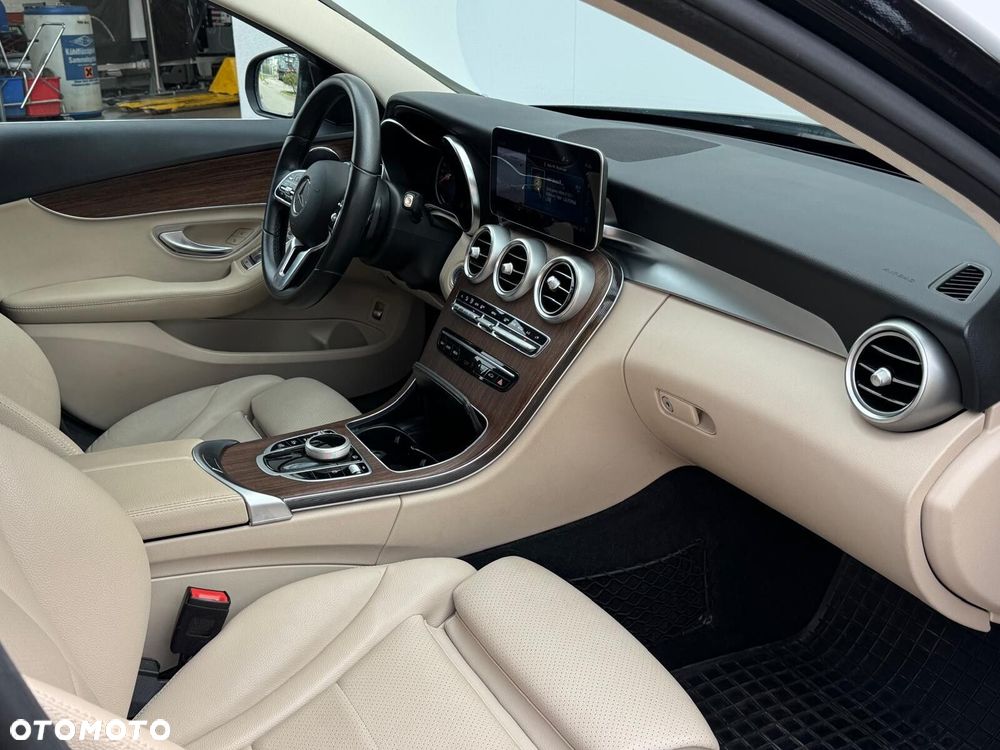 Mercedes-Benz Klasa C 180 9G-TRONIC - 7