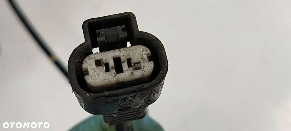 Zwrotnica lewa przód  Mitsubishi Pajero 2011r. - 3