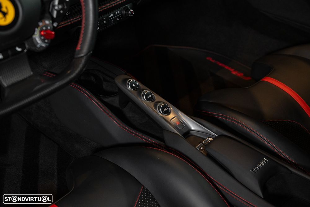 Ferrari F8 Tributo Standard - 31
