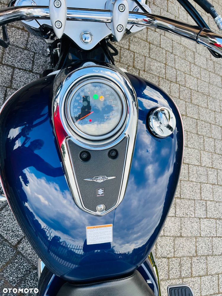 Suzuki Intruder - 4