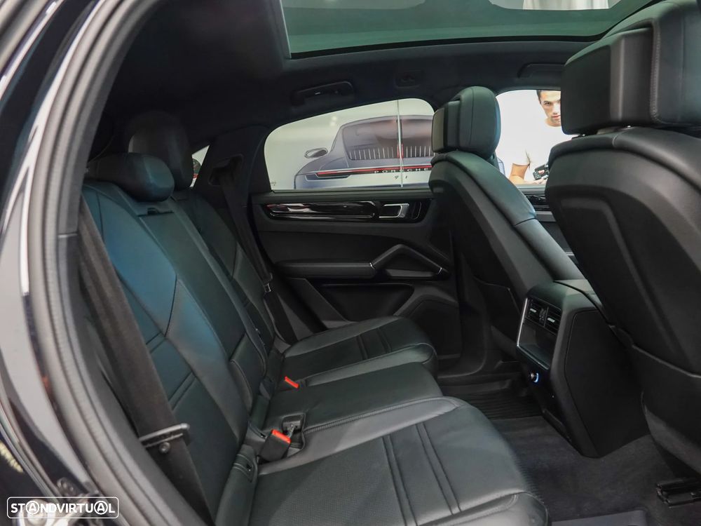Porsche Cayenne Coupé E-Hybrid - 14