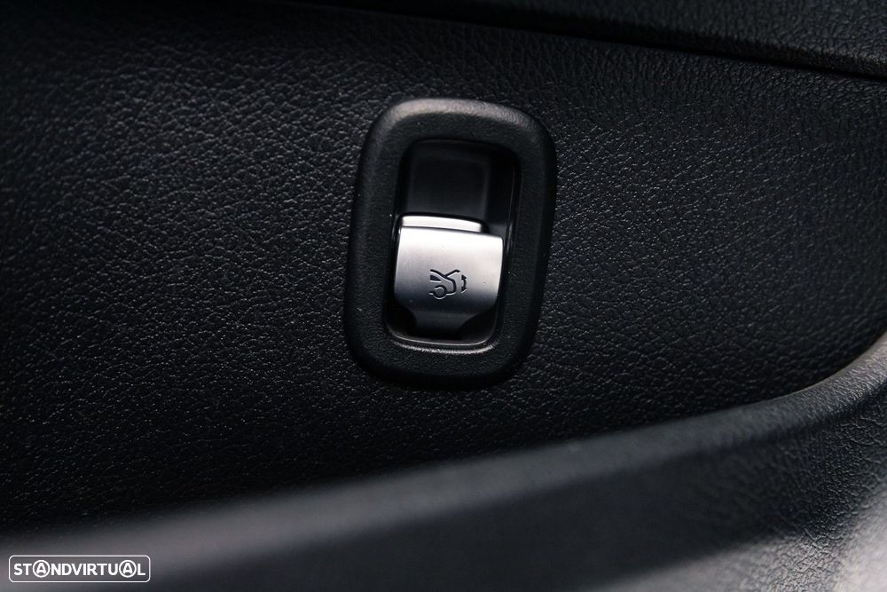 Mercedes-Benz C 300 d AMG Line - 40