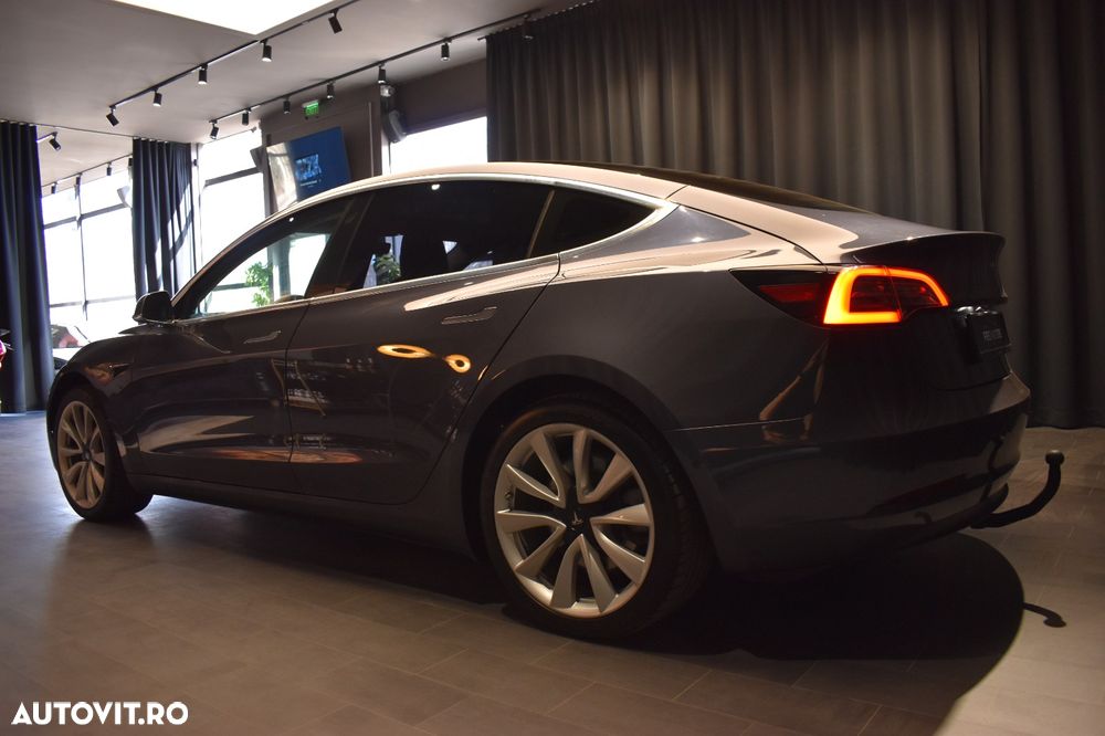 Tesla Model 3 Standard Reichweite Plus Hinterradantrieb - 4
