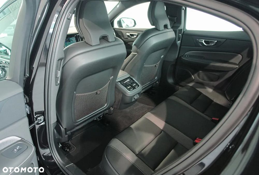 Volvo S60 B5 B AWD Ultimate Dark - 24