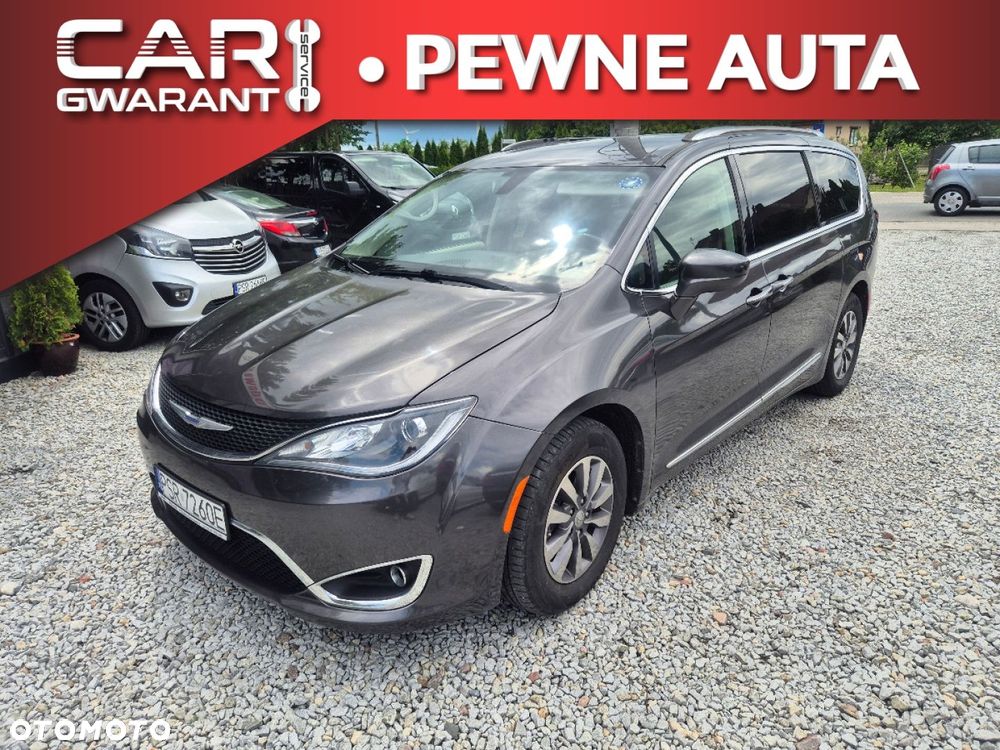 Chrysler Pacifica - 1