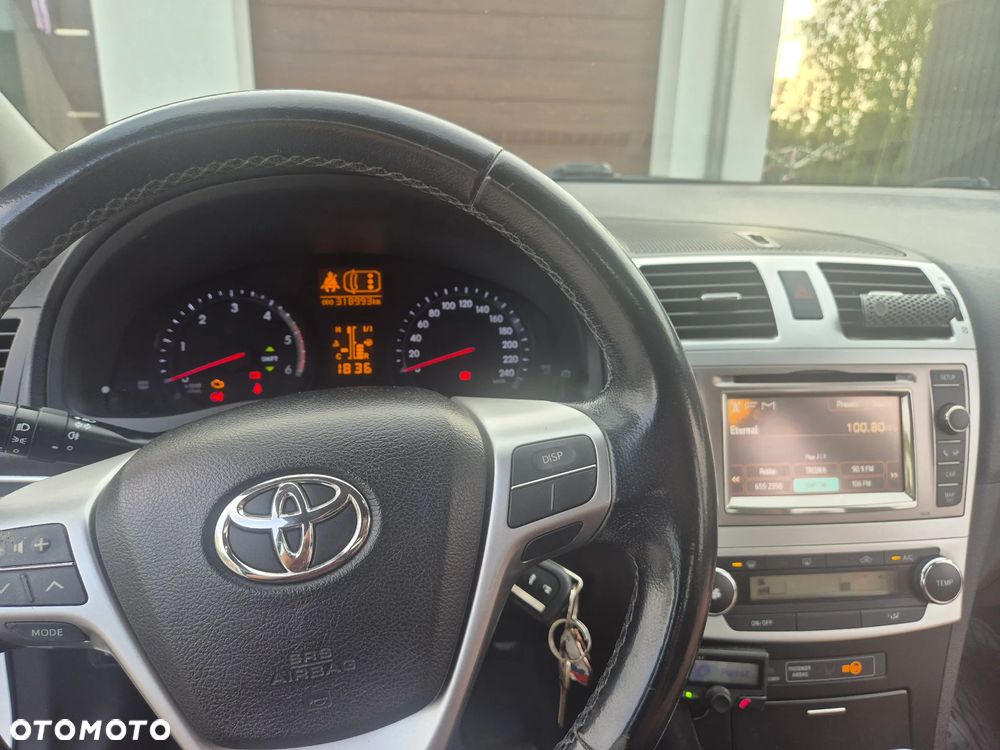Toyota Avensis - 8