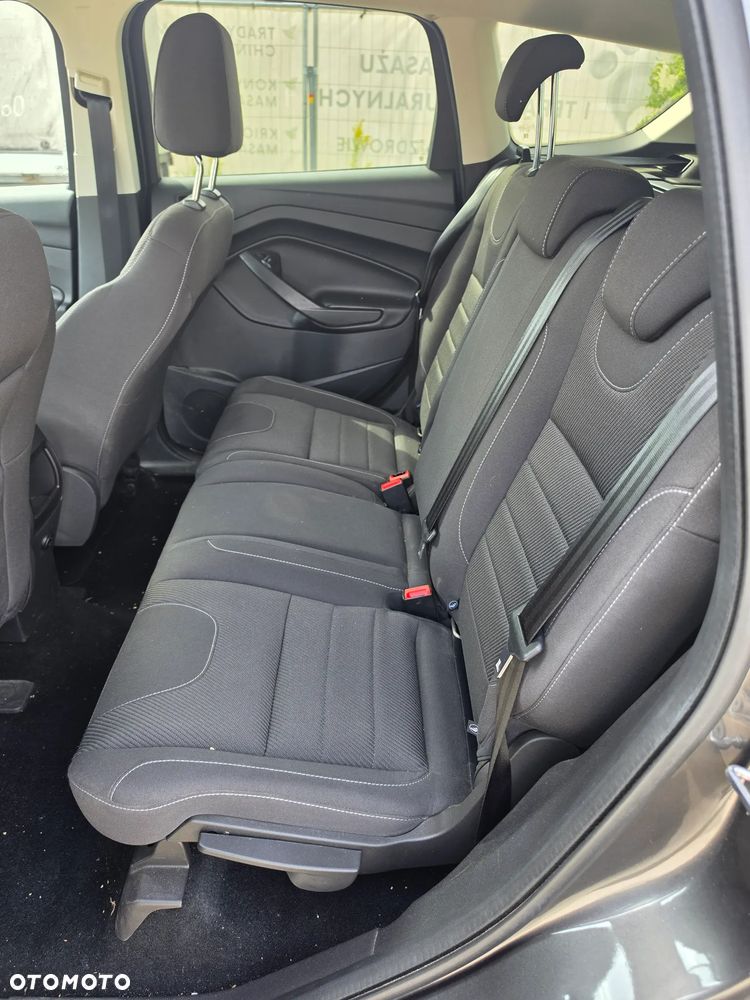 Ford Kuga - 12