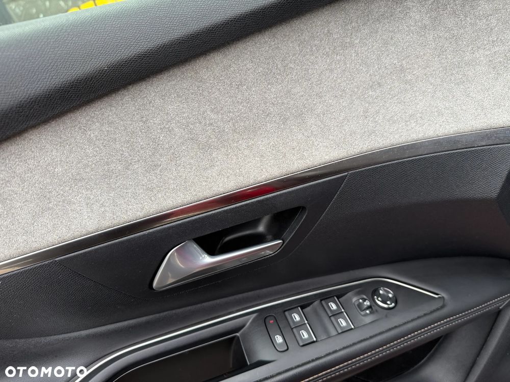 Peugeot 3008 BlueHDi 130 Stop & Start EAT8 GT Pack - 17