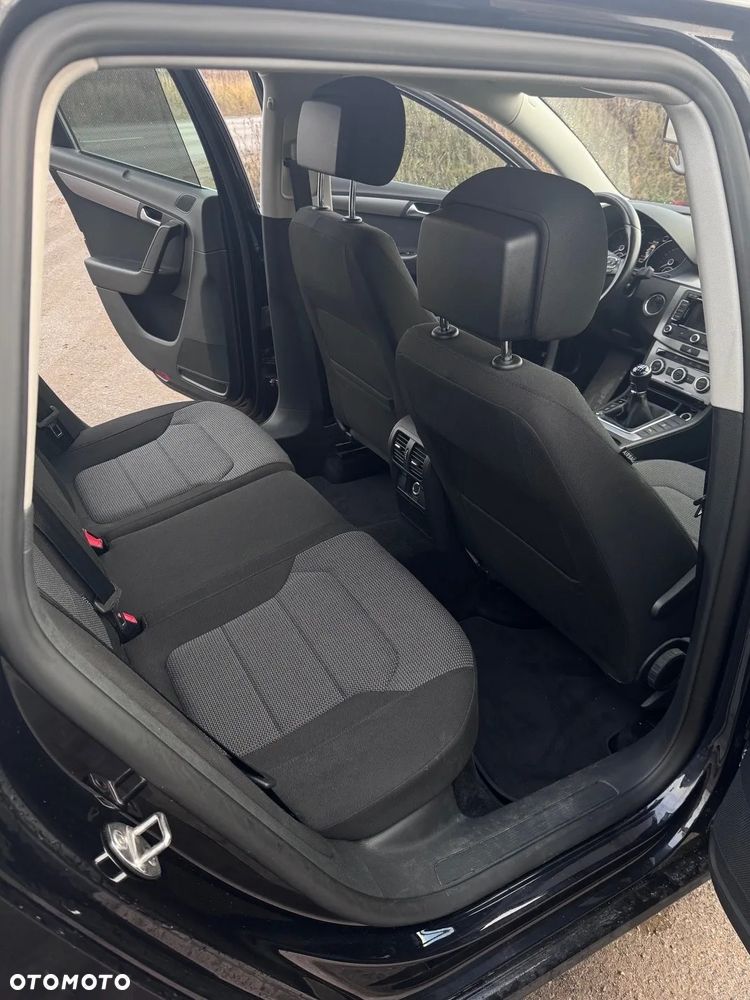 Volkswagen Passat 2.0 TDI Comfortline - 13