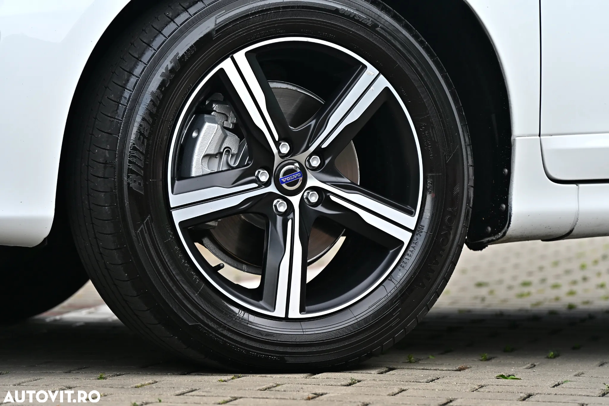 Volvo XC 60 D5AWD R-Design - 36