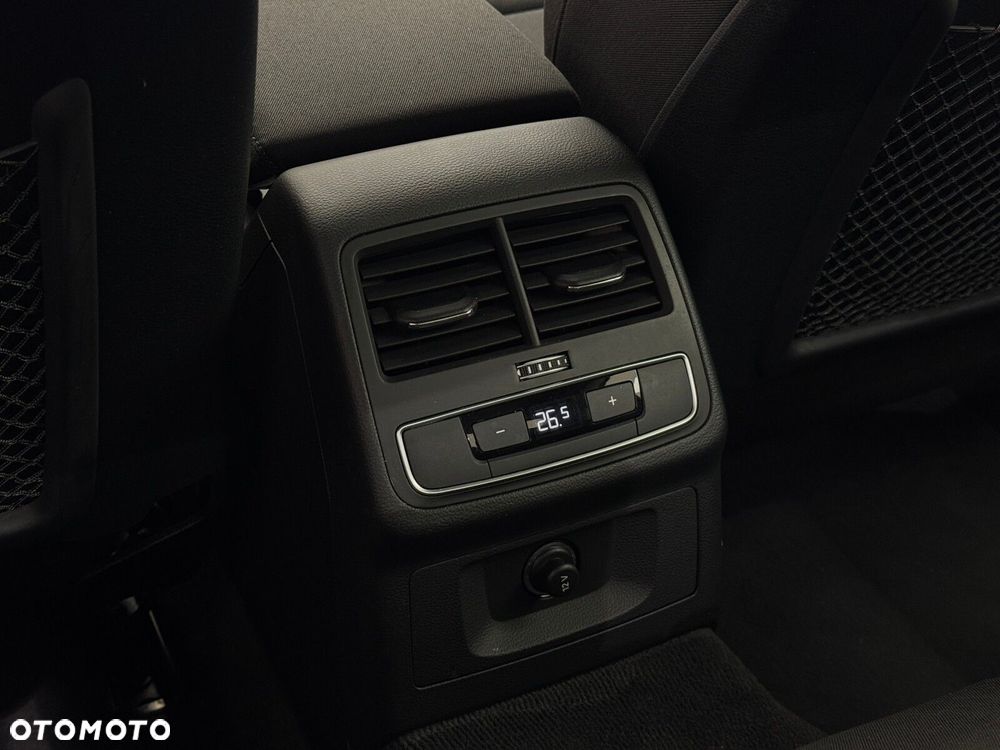 Audi A4 Limousine - 14