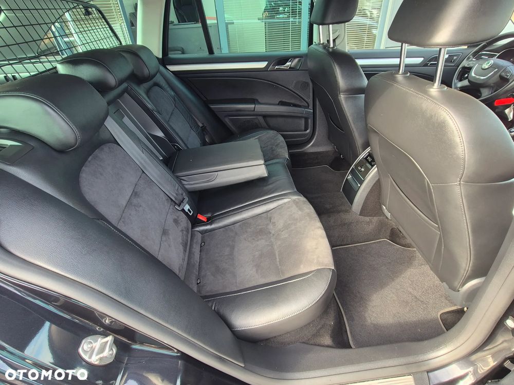 Skoda Superb 1.6 TDI Elegance Greenline - 30