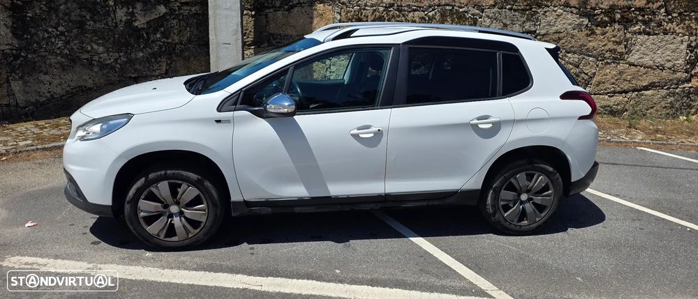 Peugeot 2008 1.2 PureTech Style - 3