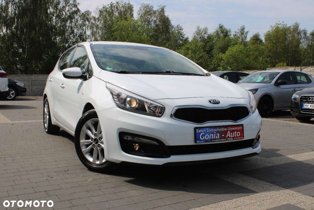 Kia Ceed - 10