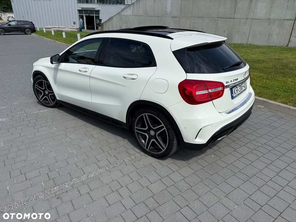 Mercedes-Benz GLA 250 4-Matic AMG Line - 7