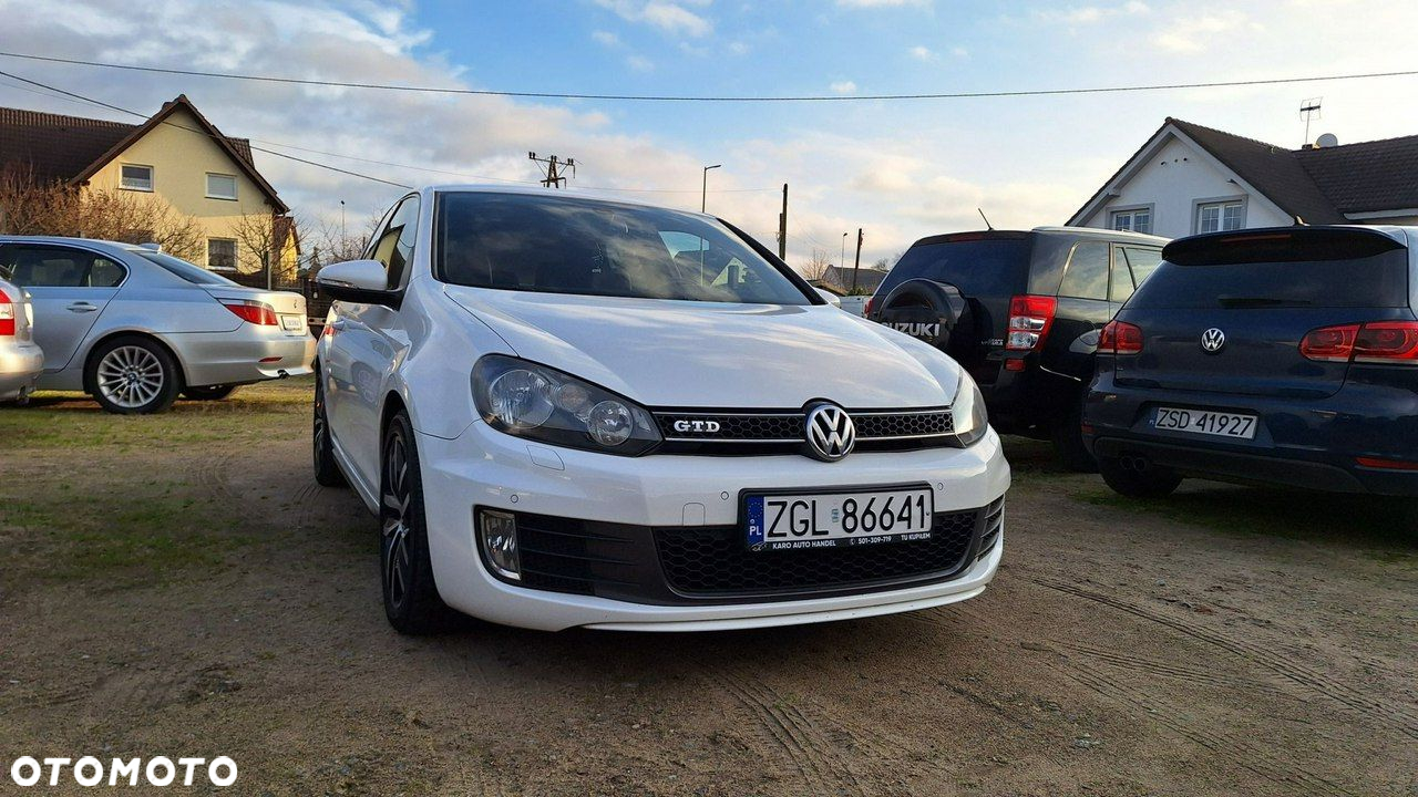 Volkswagen Golf - 6