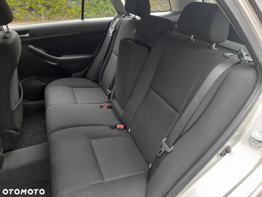 Toyota Avensis 1.8 VVT-i Edition - 12