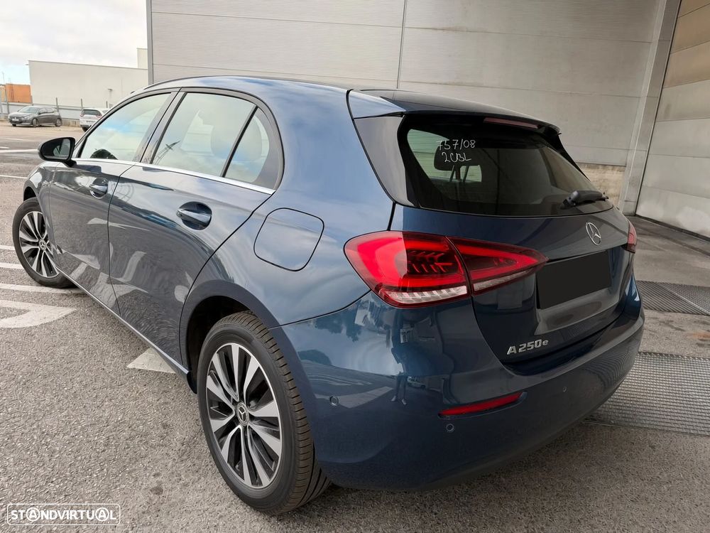 Mercedes-Benz A 250 e 8G-DCT Progressive - 4
