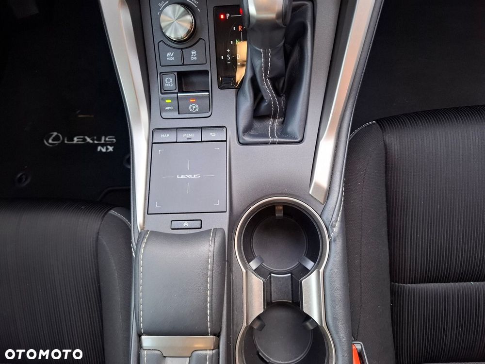 Lexus NX 300h Optimum AWD - 33