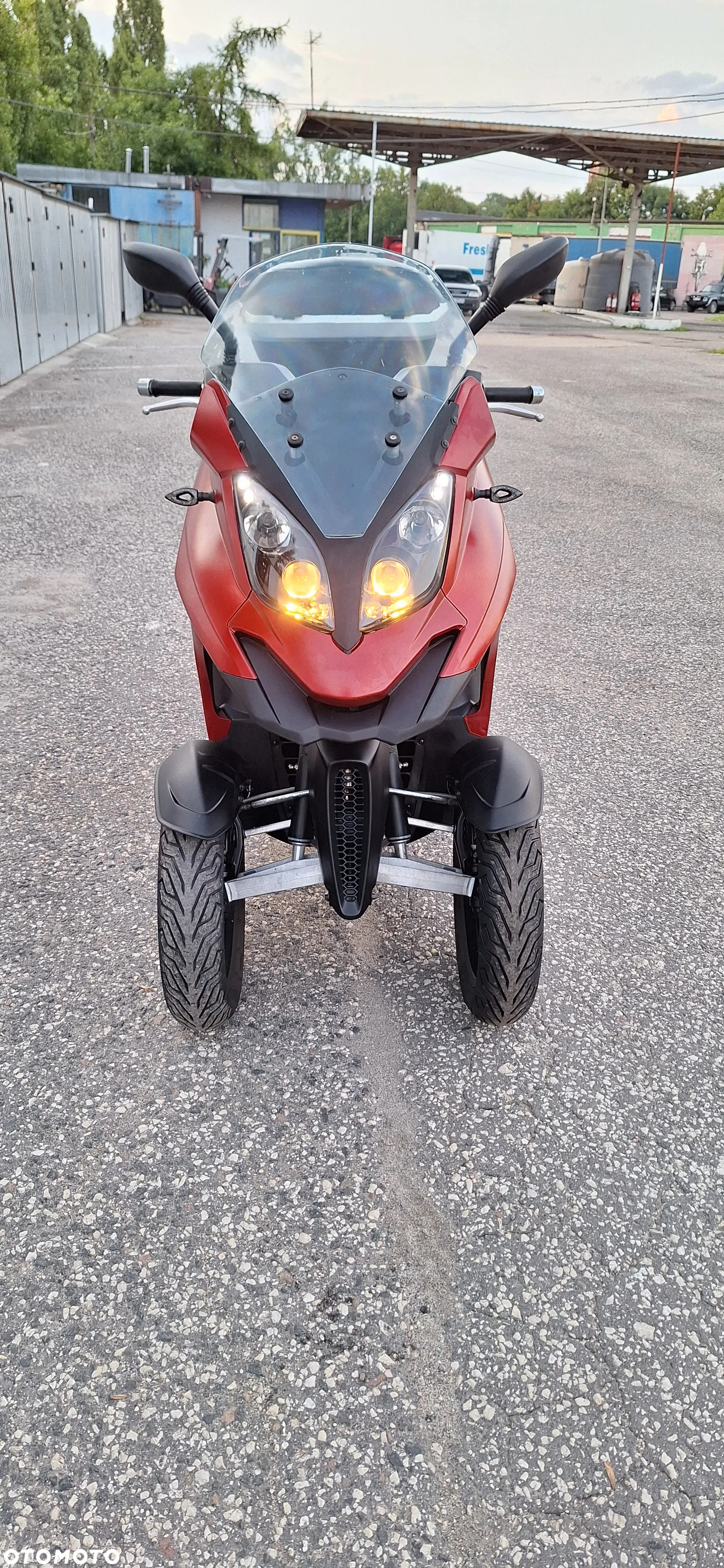 Piaggio MP-3 - 18