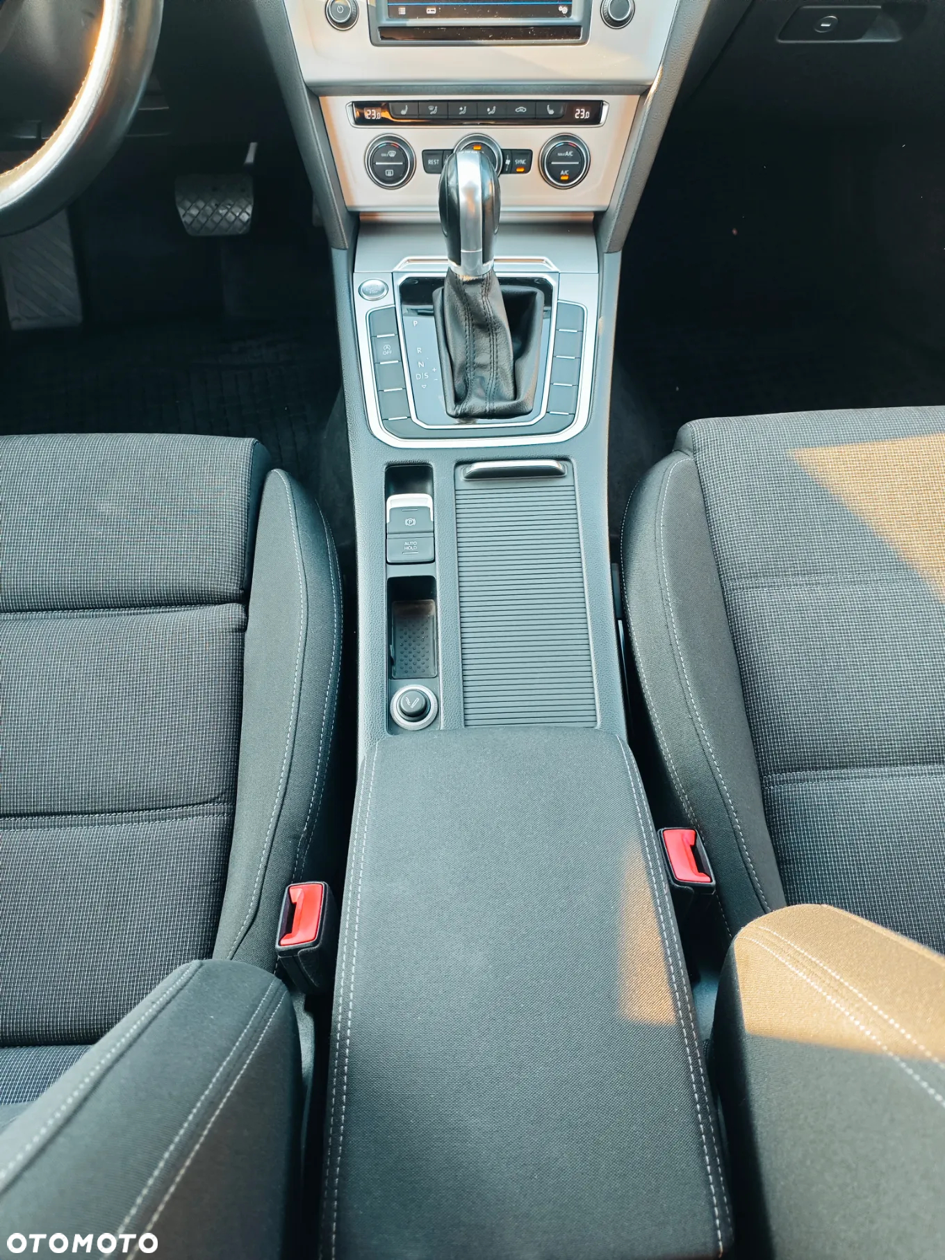 Volkswagen Passat 2.0 TDI BMT Comfortline DSG - 10