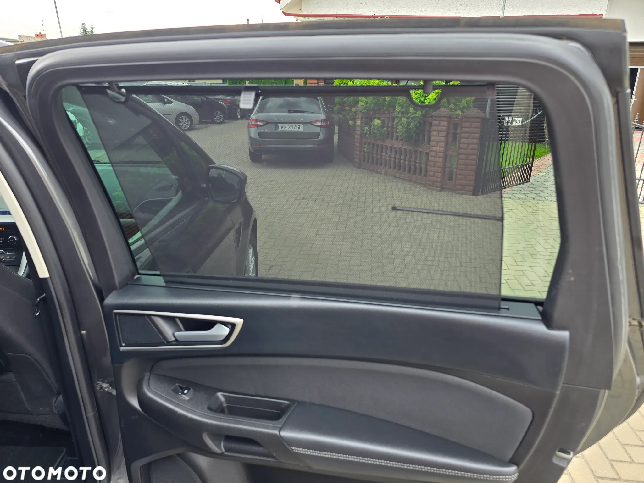 Ford S-Max - 11