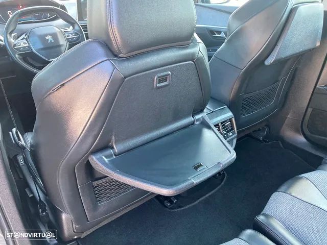 Peugeot 5008 1.2 PureTech Allure EAT8 - 44