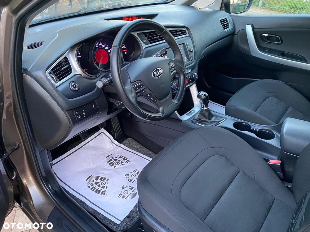 Kia Ceed 1.6 GDI Fifa World Cup Edition - 11