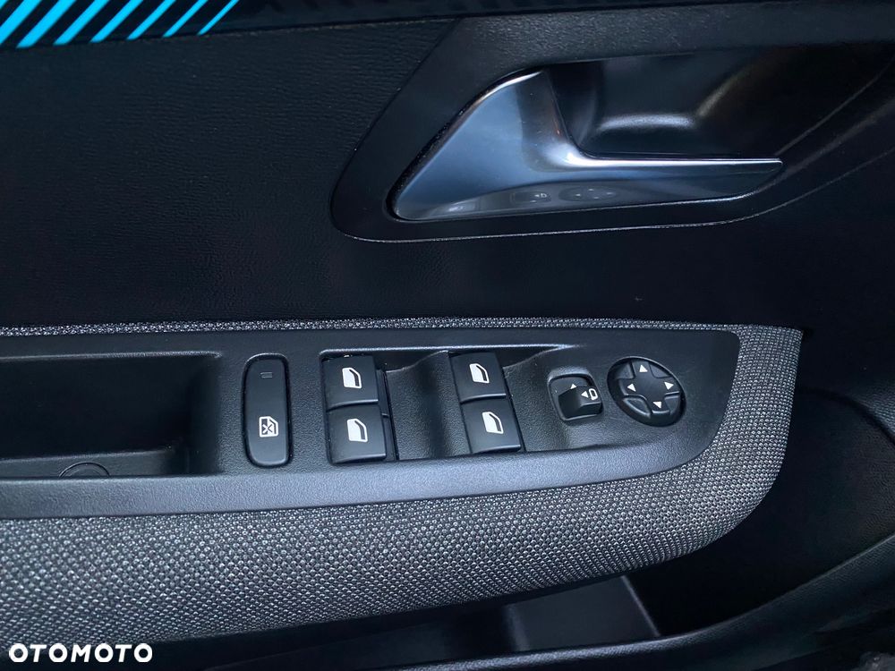 Peugeot 208 PureTech 100 EAT8 Active - 19