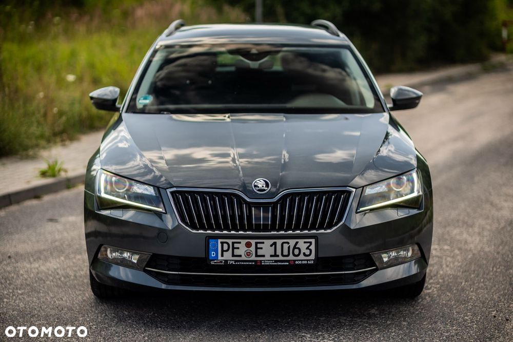 Skoda Superb 2.0 TDI DSG Ambition - 10