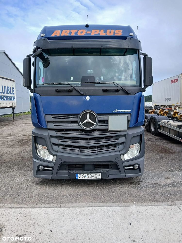Mercedes-Benz ACTROS - 1