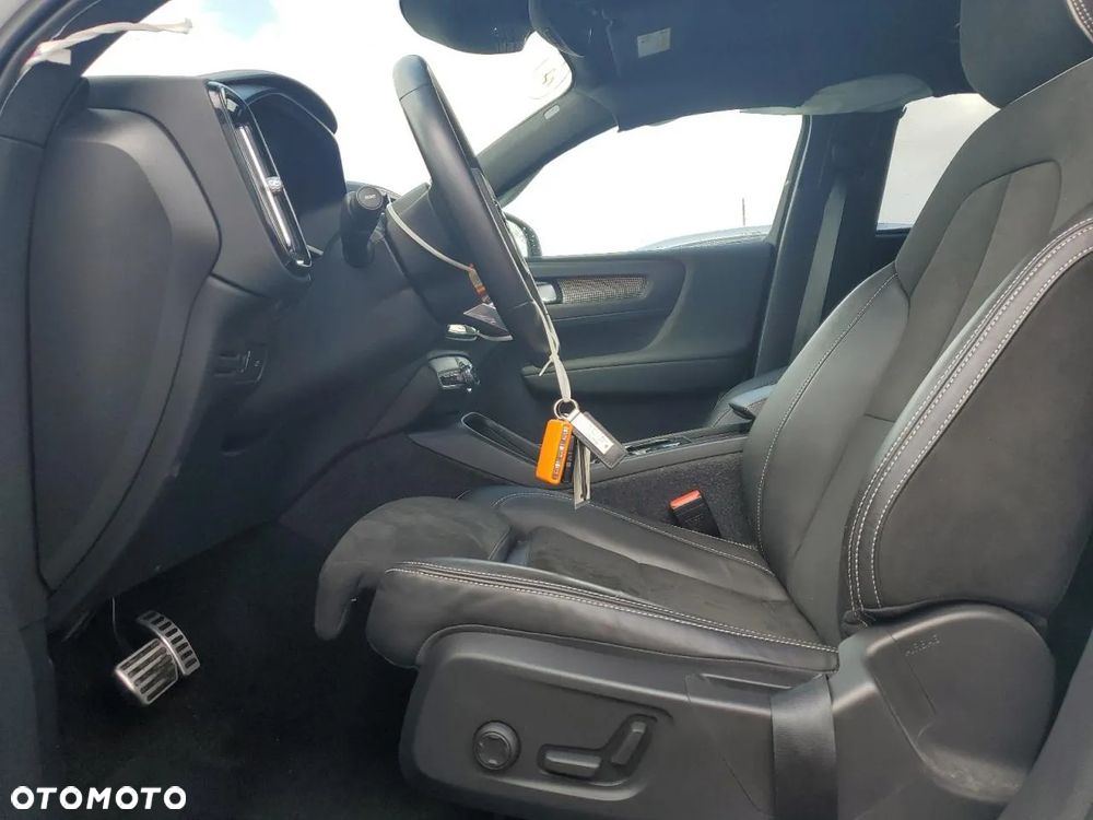 Volvo XC 40 T5 AWD R-Design - 8