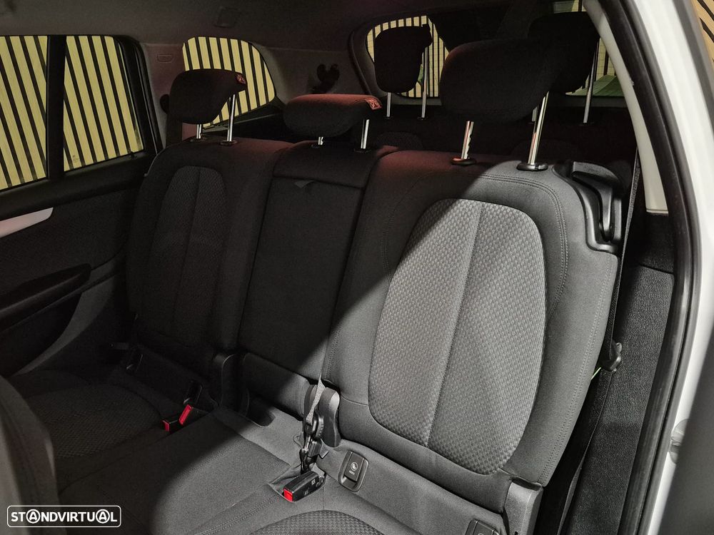 BMW 216 Gran Tourer i 7L Advantage — fotografia 10