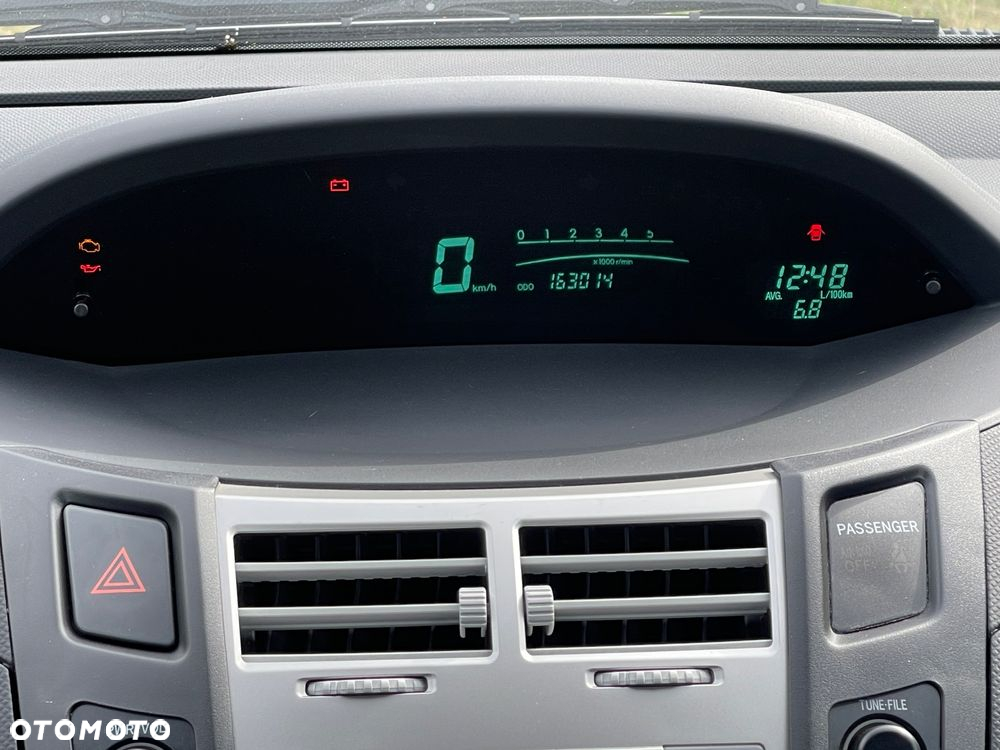 Toyota Yaris 1.3 Sol - 21