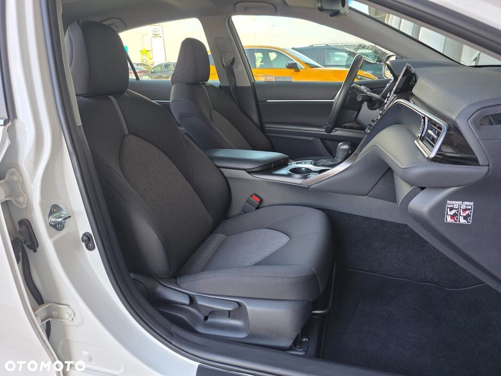 Toyota Camry 2.5 Hybrid Comfort CVT - 19